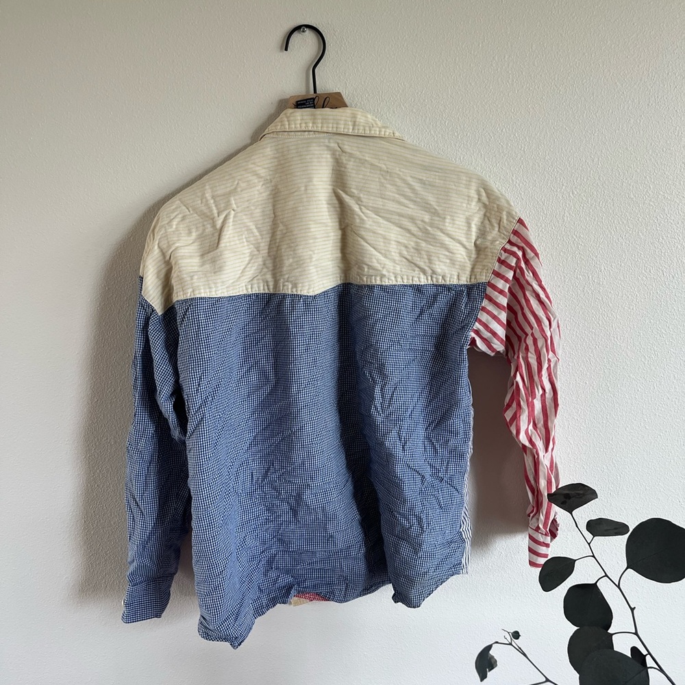 Large button up - Picture 2 of 2